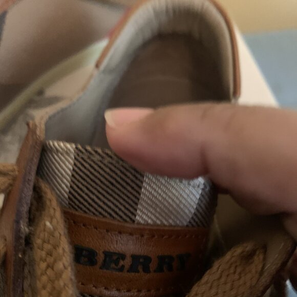 Burberry shoes - Picture 6 of 10
